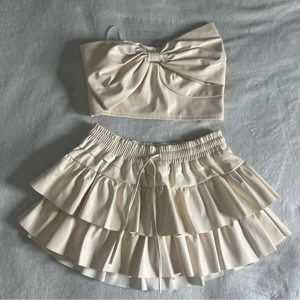 Lynn Burches Women’s White Faux Leather Big Bow Tub Top &‎ Ruffle Skort Set Sz M